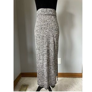 Aritizia Wilfred Knit Marled Knit Maxi Skirt (M)